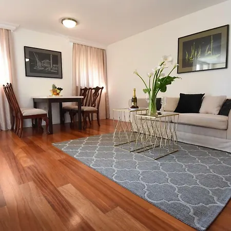 Niko 2 Apartment