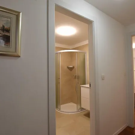 Niko 2 Apartment